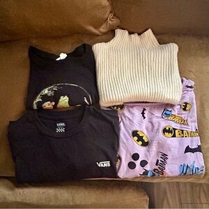 CROPTOP AND SHIRT LOT - VANS, BATMAN, CIDER, FROG AND TOAD SIZES S/M